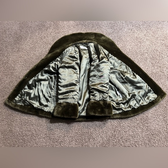 Beta’s Choice Olive Green Faux Fur Coat - Picture 11 of 12